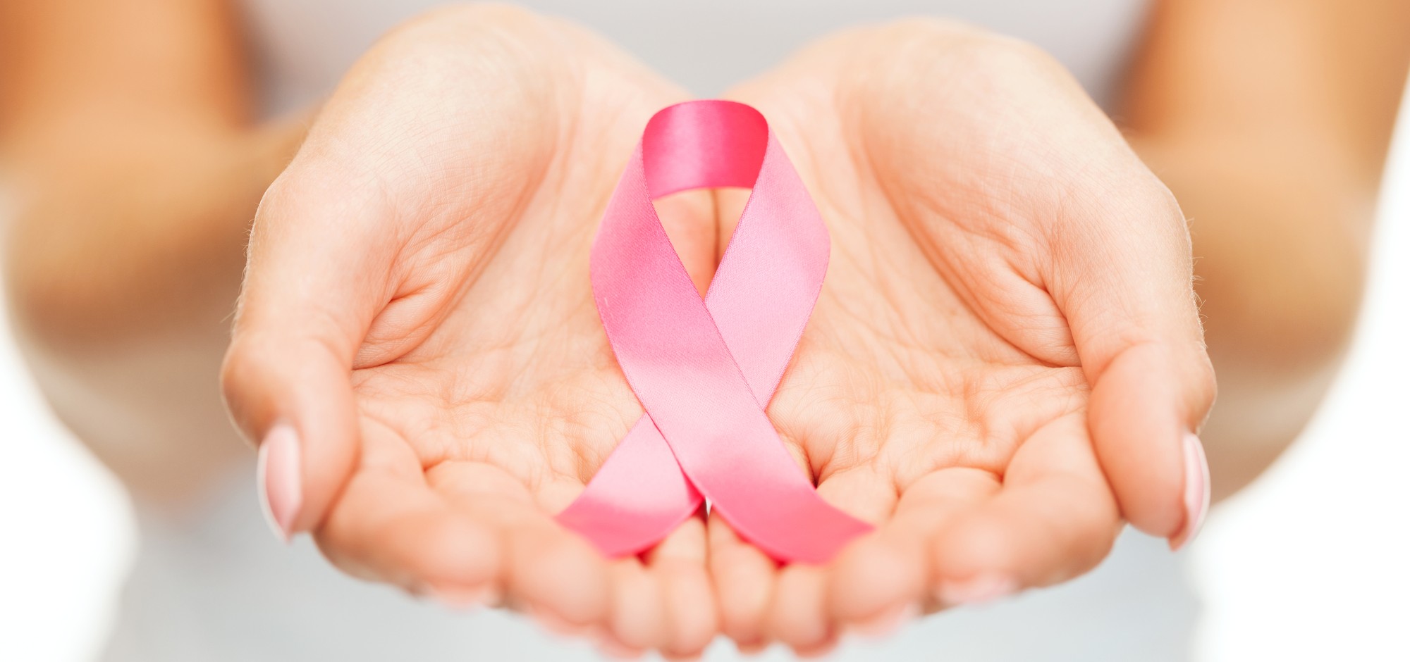 Read more about the article The Truth about Breast Cancer Awareness: เบื้องหลังริบบิ้นสีชมพู การรณรงค์มะเร็งเต้านม